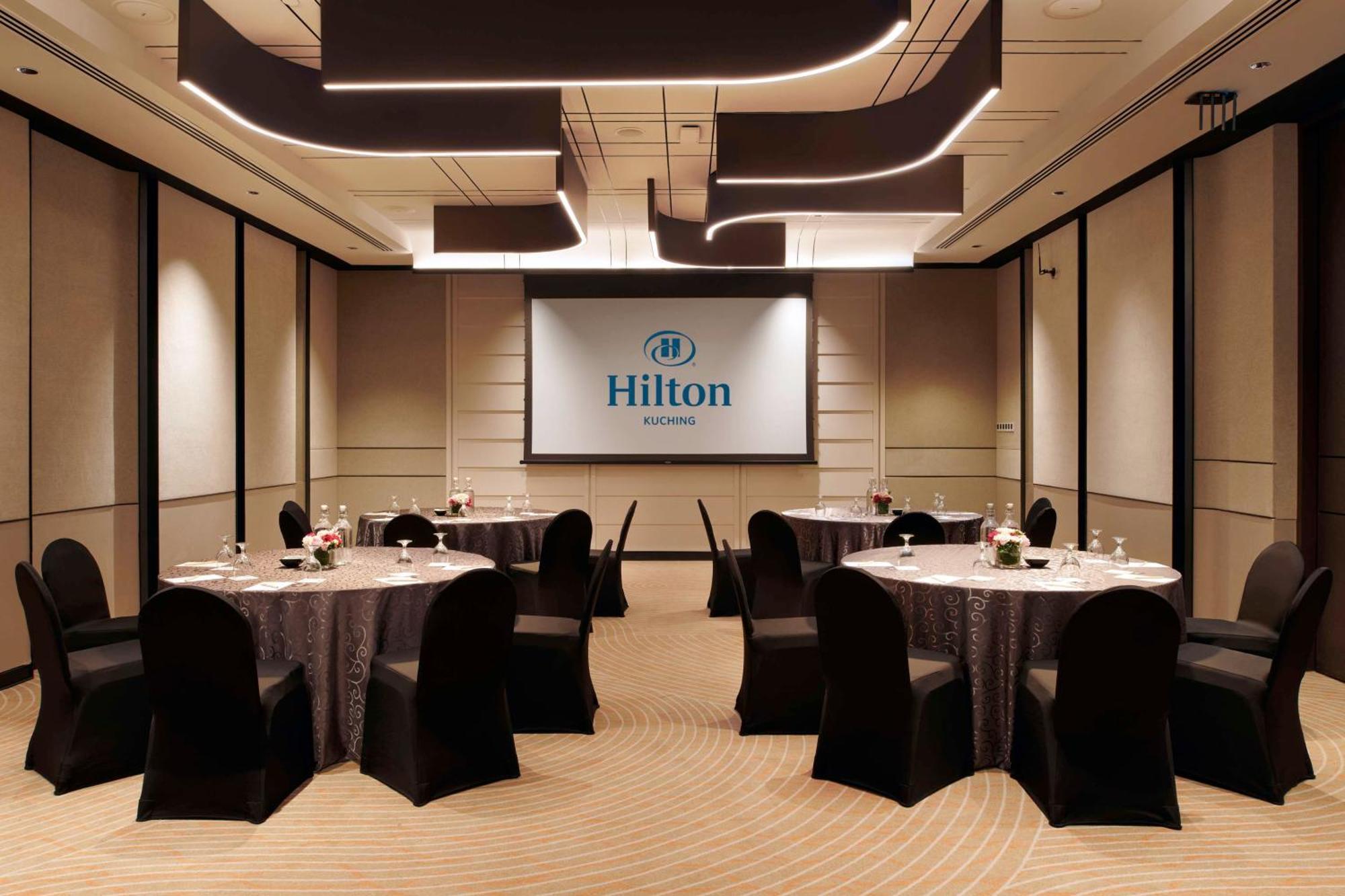 Hilton Kuching Hotel Dış mekan fotoğraf