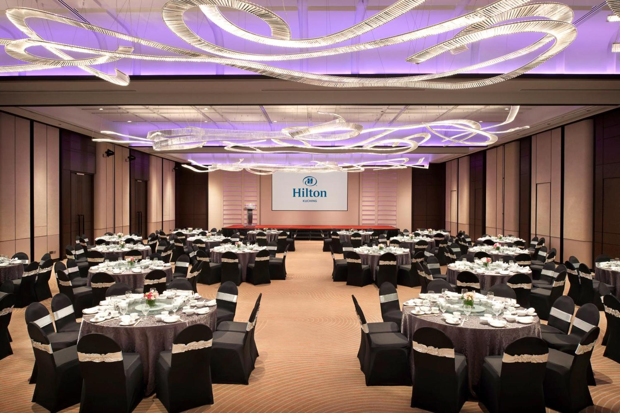 Hilton Kuching Hotel Dış mekan fotoğraf